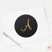 Goudkleurig initiaal A op de zwarte monogram Ronde Sticker (Envelop)