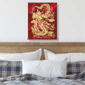 Goudkleurige Draak met Reliëf op Rode Satijnen Pri Canvas Afdruk (Insitu (Slaapkamer))