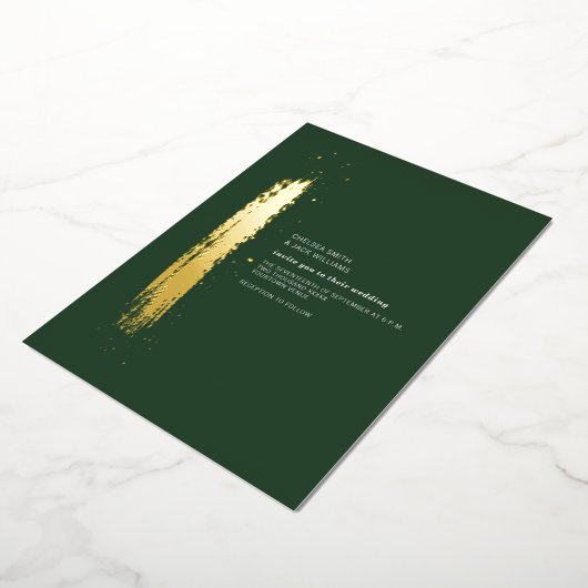 Goudpenseelpenseel Emerald Minimalist Weddenschap Folie Uitnodiging (Gedraaid)