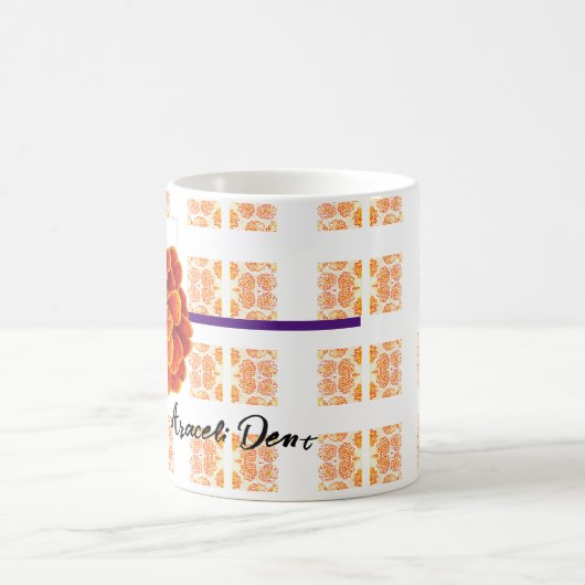 goudsbloemen en bij koffiemok (Center)