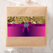 Goudspelen & magenta etiket (Insitu)