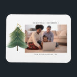Goudsterren Moderne kerstboomfeestdag Magneet<br><div class="desc">Met een modern,  eenvoudig ontwerp met een gouden versierde,  met de hand getekende kerstboom.  Pas gemakkelijk naam,  foto,  en jaar aan.</div>