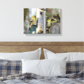 Goudvinken bij de feeder canvas afdruk (Insitu (Slaapkamer))