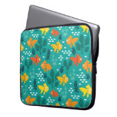Goudvis in aquarium laptop sleeve (Voorkant Links)