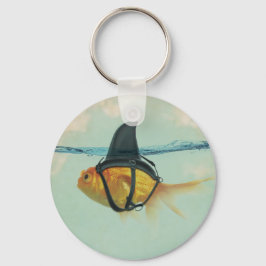 Goudvis met een haaienstaart sleutelhanger