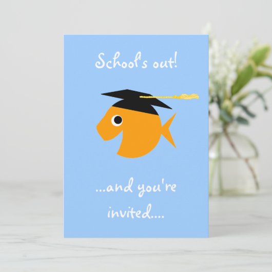 Goudvissen in Graduation Cap Poolside Afstudeerder Kaart (Staand voorkant)