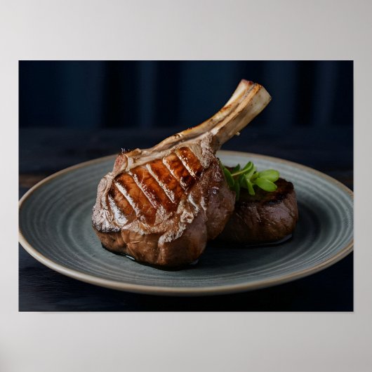 Gourmet Gegrilde Runder Steak met Elegante Braands Poster (Voorkant)