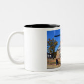 Gouverneur's paleis, koloniaal Williamsburg Tweekleurige Koffiemok (Links)