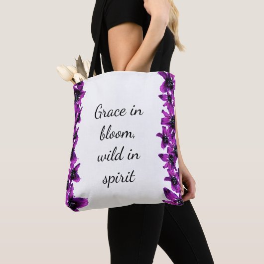 Grace in Bloom - Paarse Lily Canvas tas (Dichtbij)