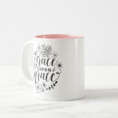 Grace on Grace Tweekleurige Koffiemok (Voorkant links)