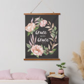 Grace Upon Grace - Johannes 1:16 - Bloemen Hangend Wandkleed (Slaapkamer)
