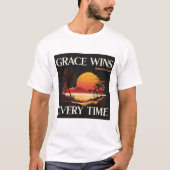 Grace wint elke keer - ROMEINEN 5:20 T-shirt (Voorkant)