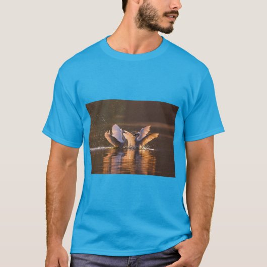 Graceful Birds & Feathered Wings T-shirt (Voorkant)