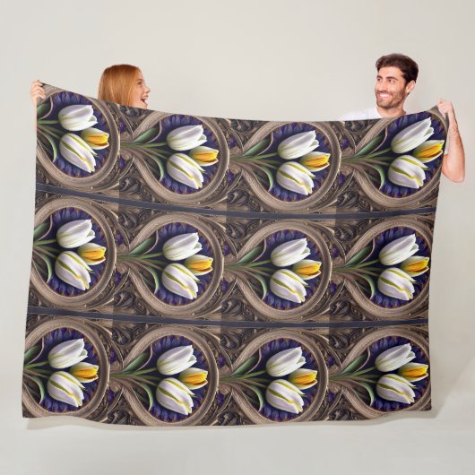 Graceful Curves: Witte Tulp in Art Nouveau Design Fleece Deken (In situ)