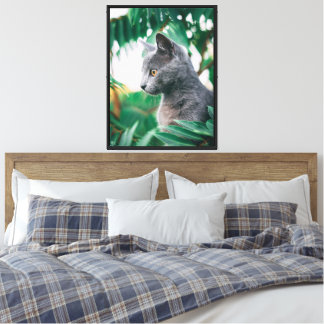 Graceful Gaze in Green Cat Canvas Afdruk