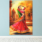 Graceful Indiase danser in levendige kleding Canvas Afdruk (Insitu (Houten vloer))