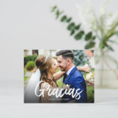Gracias Stylish Script Weddenschap Foto Briefkaart (Staand voorkant)