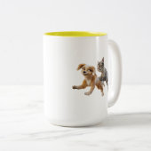 Gracie & Pedro Unleashed Tweekleurige Koffiemok (Voorkant rechts)