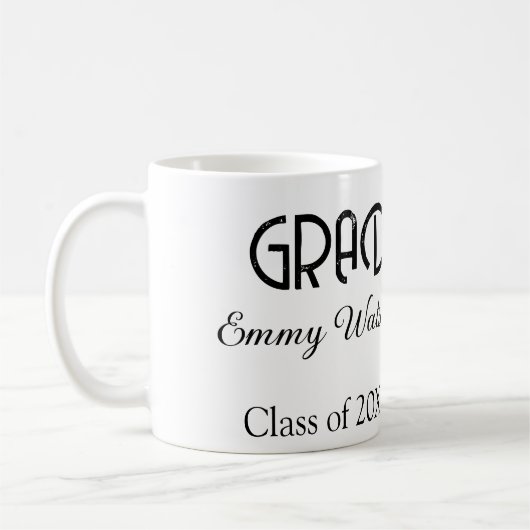 Grad bold letter graduation name class of 20XX sim Koffiemok (Links)
