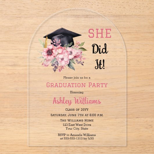 Grad Cap en roze bloemstuk Ze heeft het gedaan Gra Acryl Uitnodigingen (Voorkant)