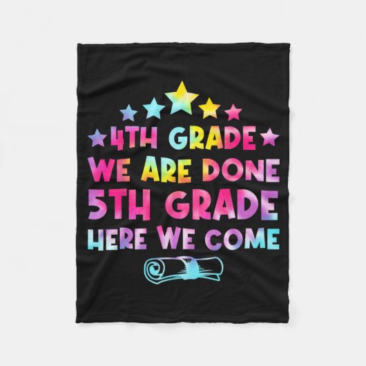 Grade Afstuderen Tie Dye 5e Grade Hier komen we Fleece Deken (Voorkant)