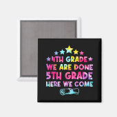 Grade Afstuderen Tie Dye 5e Grade Hier komen we Magneet (Voorkant / Achterkant)