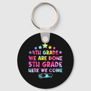 Grade Afstuderen Tie Dye 5e Grade Hier komen we Sleutelhanger