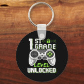Grade Level Ontgrendelde Gamer Eerste Dag van de S Sleutelhanger (Voorkant)
