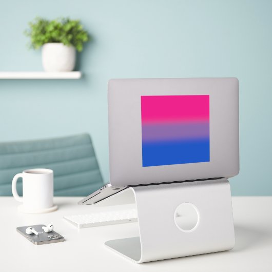 Gradient Bisexual Pride Flag – Kleurrijke Big Flag Sticker (Laptop op bureau)