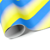 Gradiënt Blauw en Gele Stripes Oekraïne Geïnspiree Cadeaupapier (Rol Hoek)