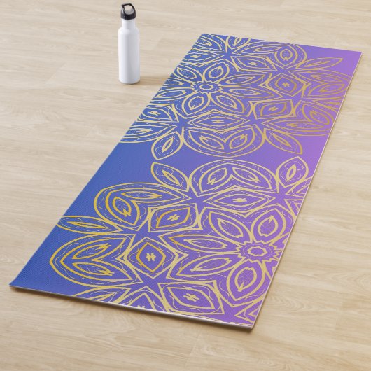 Gradiënt Blauw-Paarse Monogram Gouden Mandala Yogamat (In situ)