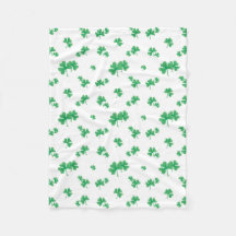Gradient Green Irish Shamrock Pattern