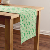 Gradient Green Irish Shamrock Pattern Korte Tafelloper (Voorbeeld)