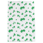 Gradient Green Irish Shamrock Pattern Medium Cadeauzakje (Voorkant)
