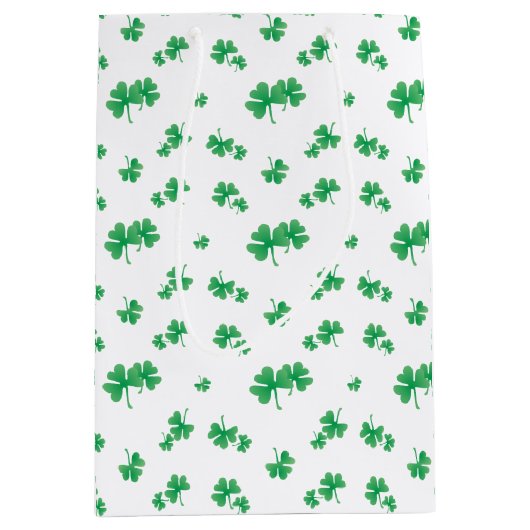 Gradient Green Irish Shamrock Pattern Medium Cadeauzakje (Voorkant)