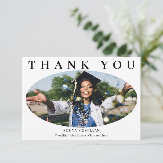 Graduate Modern Oval Photo Graduation Bedankkaart (Staand voorkant)