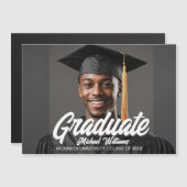 Graduate Photo Bold Script Graduation Magnet Card (Voorkant / Achterkant)