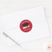 Graduates-klasse van jaar rood Afstuderen Ronde Sticker (Envelop)