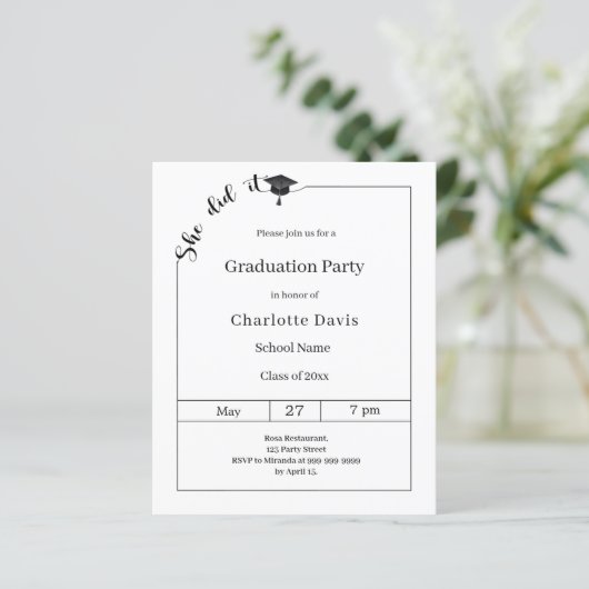 Graduation party black white She did it invitation (Staand voorkant)