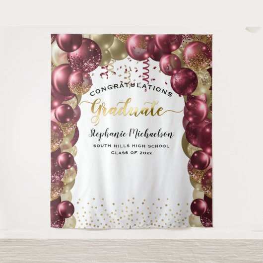 Graduation Party Burgundy Gold Balloons Streamers Wandkleed (Voorkant)