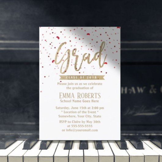 Graduation Party Modern Gold Script Red Confetti Kaart