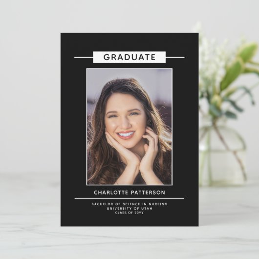 Graduation Party Simple Modern Script Photo Black Kaart (Staand voorkant)