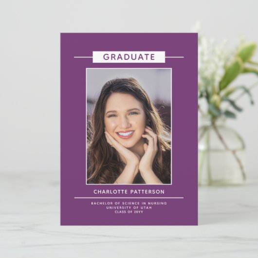 Graduation Party Simple Modern Script Photo Paars Kaart (Staand voorkant)