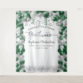 Graduation Party White Green Balloons Streamer Wandkleed (Voorkant)