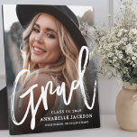 Graduation Photo Keepsake Fotoplaat<br><div class="desc">This simple and minimalist graduation easel table top sign or plaque features a full-page photo with a sleek and modern layout. “Grad” is displayed in elegant handwritten script, with the graduate’s name, “Class of 2026, ” and the school name below in classic fonts for a clean and polished look. Designed...</div>