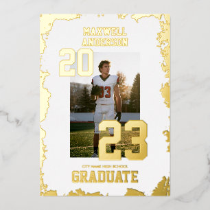 GraduPartij voor Varsity White en Gold Sports Folie Uitnodiging