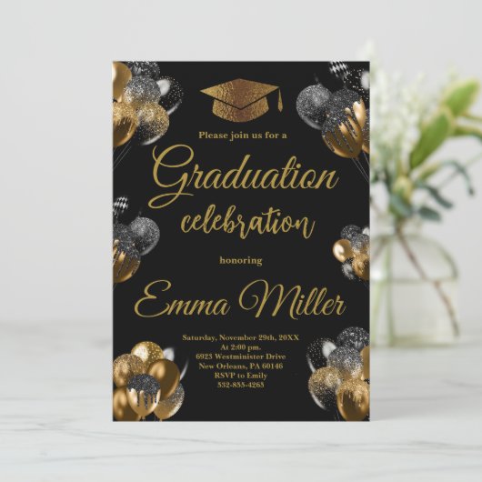 Graduparty over zwarte en gouden ballonnen kaart (Staand voorkant)