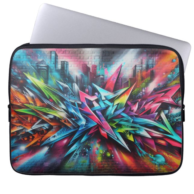 Graffiti an der Ziegelwand mit Skyline - Top  Laptop Sleeve (Voorkant)