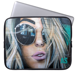 Graffiti Blond Girl met Round Sunglazen Monogram Laptop Sleeve