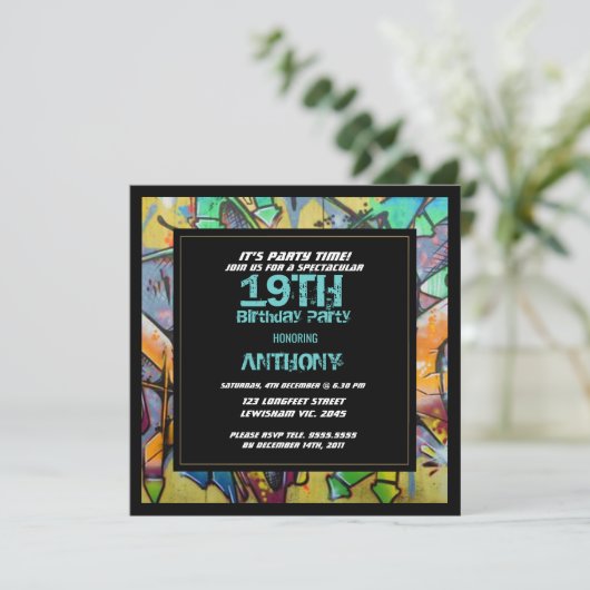 Graffiti Brieven Verjaardag Uitnodiging (Staand voorkant)